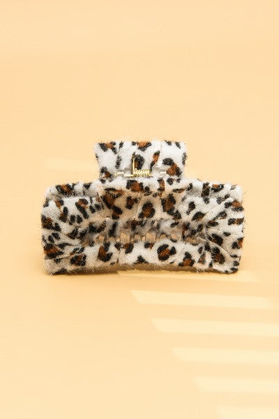 FUZZY LEOPARD HAIR CLIP